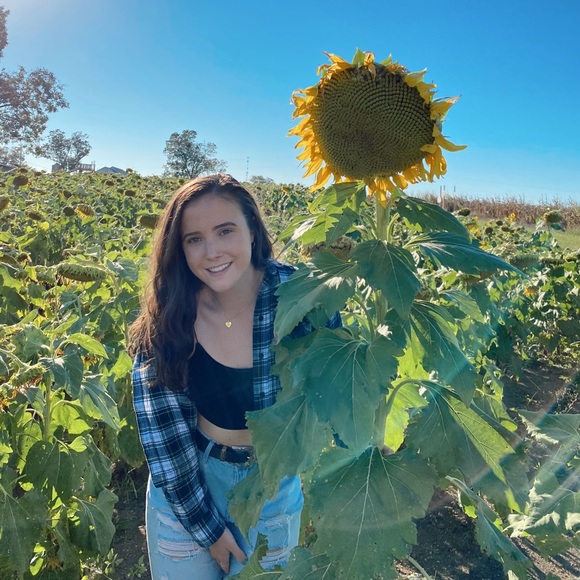 Meet your Posher, Paige - Picture 1 of 1